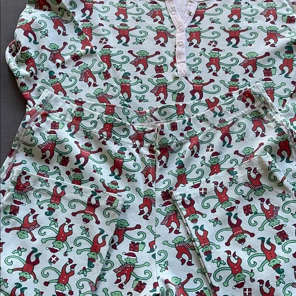 Roller Rabbit limited edition Christmas Pajamas with Fun Monkey Print - Picture 5 of 6
